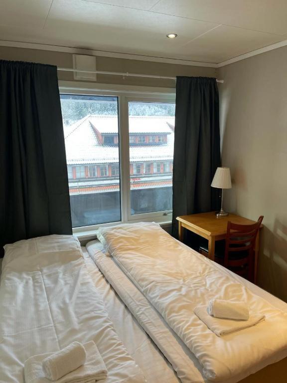 Stryn Kaffebar & Vertshus Экстерьер фото